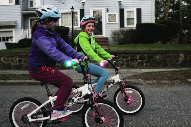 HueRay, bike lights, rechargeable bike lights, rechargeable lights, bike lighting, bike safety, bicycle safety, bike commute, bicycle commute, Kickstarter, reader submission,