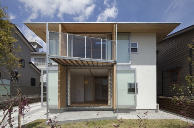 hybrid wooden house, glulam, glued laminated timber, architecture studio nolla, yosuke harigane, japan, japanese house, natural disaster protection, weather resistant home
