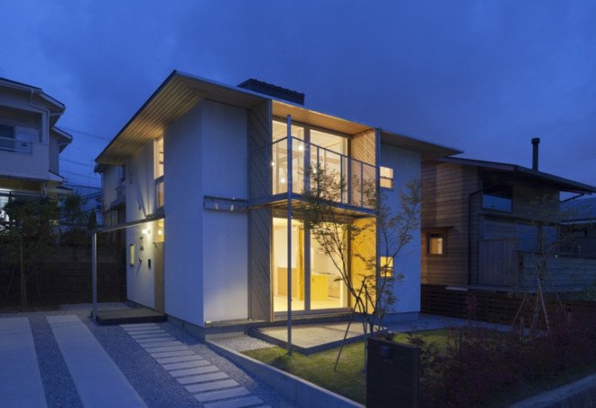 hybrid wooden house, glulam, glued laminated timber, architecture studio nolla, yosuke harigane, japan, japanese house, natural disaster protection, weather resistant home