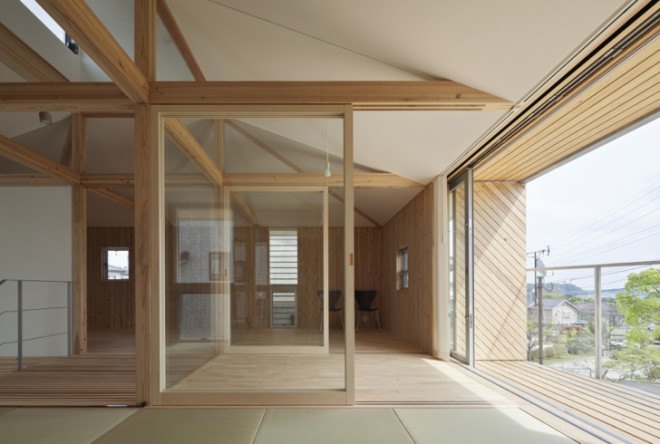 hybrid wooden house, glulam, glued laminated timber, architecture studio nolla, yosuke harigane, japan, japanese house, natural disaster protection, weather resistant home
