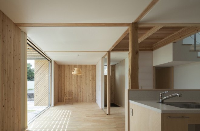 hybrid wooden house, glulam, glued laminated timber, architecture studio nolla, yosuke harigane, japan, japanese house, natural disaster protection, weather resistant home