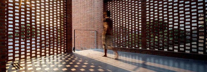green design, eco design, sustainable design, Jun Sekino, Ngamwongman House, brickwork, brick screen, brick sunshade, perforated brick, Bangkok