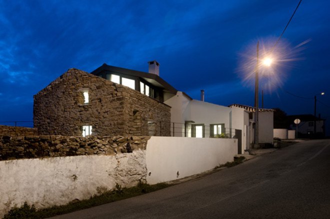 modern homes inside ruins, adaptive reuse, contemporary homes, sustainable homes, historic ruins home, homes rise from ruins, Buchner Bründler Architekten, WT Architecture, Sami Arquitectos, NRJA,