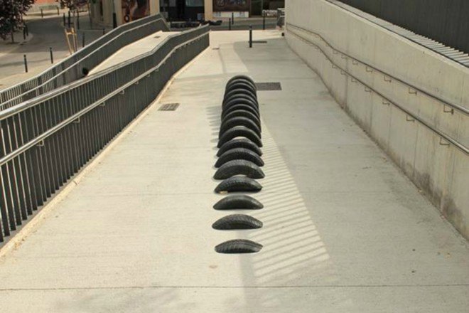 Pneumàtic, reused tires, salvaged tires, artwork, barcelona, barcelona art installation, OOSS, Iago Buceta, and Mateu Targa, Ús Barcelona, urban art, street festivals, barcelona street art, repurposed tires, tire art,