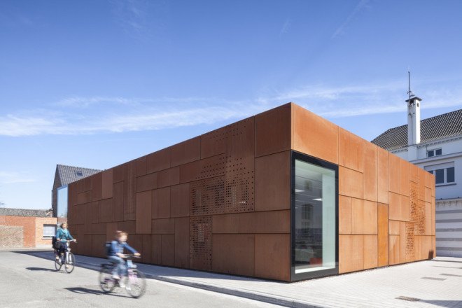 Studio Farris Architect, corten steel, city library, Bruges, building extension, Sint-Andries city library, rusty facade,