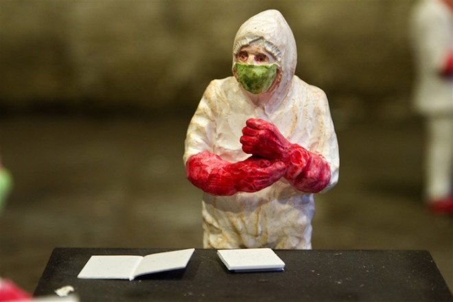 Isaac Cordal, The School, art installation, university, industrialized education, industrialized learning, capitalism in universities, for profit university