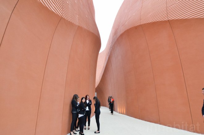 2015 Milan world expo, 2015 milan, 2015 word expo, Milan world expo, Milan expo, 2015 milan expo pavilion, world expo pavilion, milan world expo pavilion, Foster Partners, UAE pavilion, green roof, solar power, LEED building, sustainable building, feeding the planet, food issues