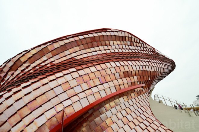 Daniel Libeskind, pollution cleaning building, pollution scrubbing tiles, Libeskind, Vanke Pavilion, World Expo, Milan Expo, World Expo 2015, 2015 Milan Expo, China, Vanke, Milan Expo 2015, red ceramic tiles, Daniel Libeskind, Casalgrande Padana, self-cleaning tiles, rooftop terrace, green design, Italy, sustainable design, green architecture, Italy