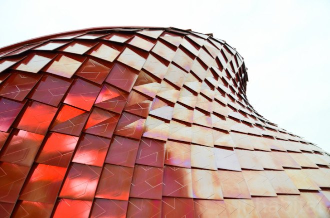 Daniel Libeskind, pollution cleaning building, pollution scrubbing tiles, Libeskind, Vanke Pavilion, World Expo, Milan Expo, World Expo 2015, 2015 Milan Expo, China, Vanke, Milan Expo 2015, red ceramic tiles, Daniel Libeskind, Casalgrande Padana, self-cleaning tiles, rooftop terrace, green design, Italy, sustainable design, green architecture, Italy