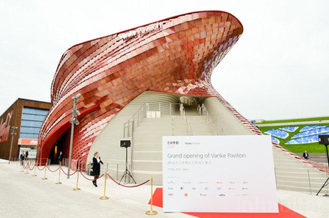 Daniel Libeskind, pollution cleaning building, pollution scrubbing tiles, Libeskind, Vanke Pavilion, World Expo, Milan Expo, World Expo 2015, 2015 Milan Expo, China, Vanke, Milan Expo 2015, red ceramic tiles, Daniel Libeskind, Casalgrande Padana, self-cleaning tiles, rooftop terrace, green design, Italy, sustainable design, green architecture, Italy