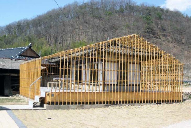 Wise Architecture, cafe renovation, Cafe of Wind, contemporary old, old is gold, bamboo frame, 300-year-old home, South Korea