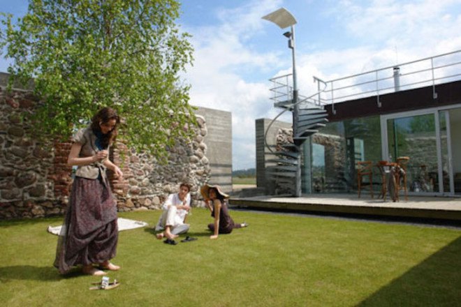 modern homes inside ruins, adaptive reuse, contemporary homes, sustainable homes, historic ruins home, homes rise from ruins, Buchner Bründler Architekten, WT Architecture, Sami Arquitectos, NRJA,