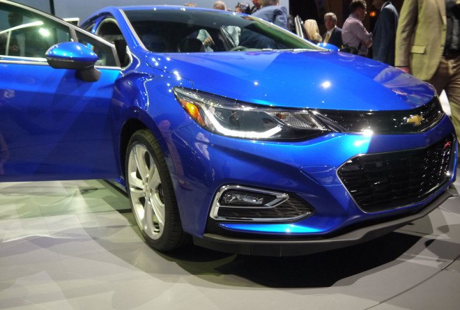 2016 Chevy Cruze, Chevrolet, new Chevy cars for 2016, high-efficiency vehicles, Ecotec 1.4L turbo engine, Hydra-Matic 6T35 six-speed automatic transmission, Apple CarPlay, Android Auto, OnStar 4G LTE Wi-Fi, Chevy Cruze, GM cars, compact sedan, Ecotec engine, high-efficiency engine, MPG, green cars, green transportation, green design