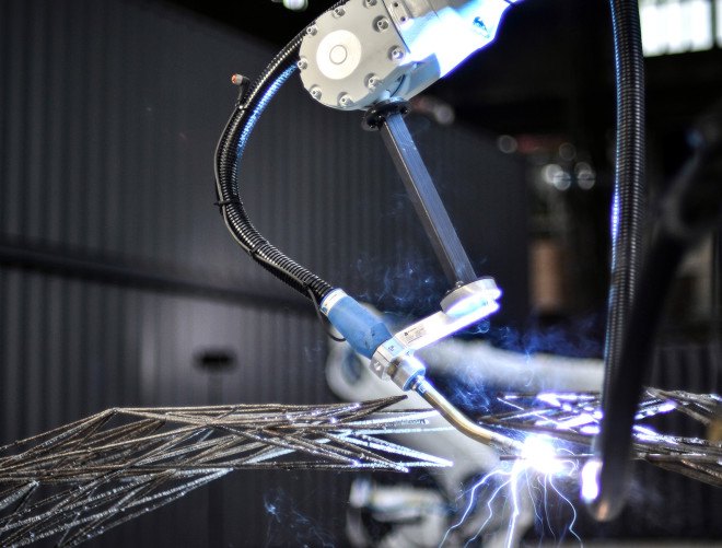 Joris Laarman, MX3D, Hejimans, Jurre van der Ven, Jan van de Ven, 3D printed bridge, 3d printed construction, 3d printed architecture, 3d printed metal, 3d printed steel bridge, 3d printed steel, minimized construction waste, energy efficiency, 3d printing bridge, 3d printed bridge amsterdam,