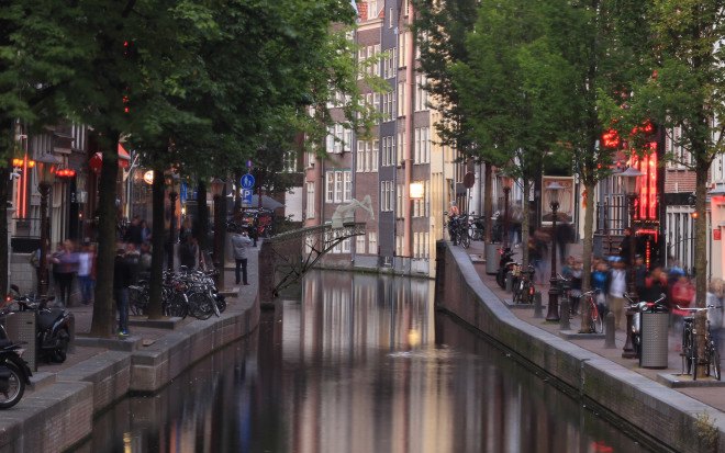 Joris Laarman, MX3D, Hejimans, Jurre van der Ven, Jan van de Ven, 3D printed bridge, 3d printed construction, 3d printed architecture, 3d printed metal, 3d printed steel bridge, 3d printed steel, minimized construction waste, energy efficiency, 3d printing bridge, 3d printed bridge amsterdam,