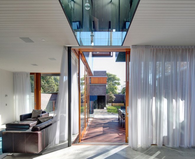 green design, eco design, sustainable design, Caterwilliamson Architects, Spiegel House, Mirror house, glass curtains, Sydney Australia, concrete floors