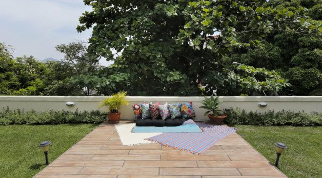 Camille Kurowsky, Brazil, green roof, green-roofed home, hot climate, energy efficient house, rustic house, ceramic tiles, outdoor barbeque, swimming pool, green terrace