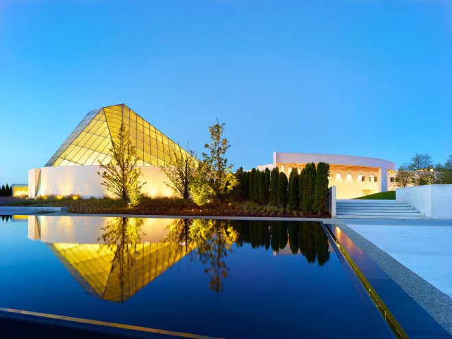 Ismaili Center, Charles Correa Associates, Moriyama & Teshima Architects, cultural center, glass dome, glass roof, transparent roof, Islamic architecture, Toronto, Cananda, skylights