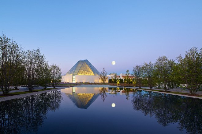 Ismaili Center, Charles Correa Associates, Moriyama & Teshima Architects, cultural center, glass dome, glass roof, transparent roof, Islamic architecture, Toronto, Cananda, skylights