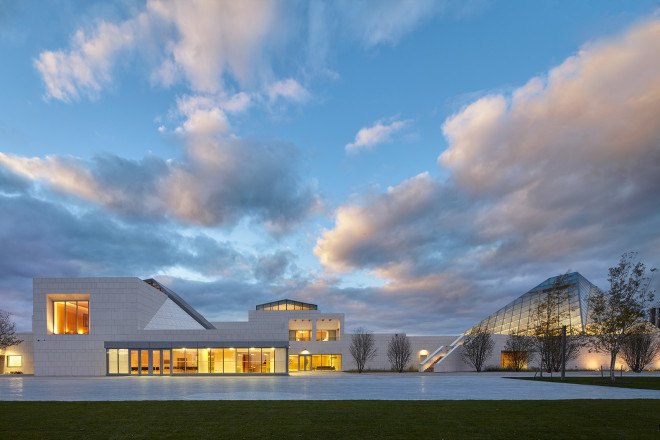 Ismaili Center, Charles Correa Associates, Moriyama & Teshima Architects, cultural center, glass dome, glass roof, transparent roof, Islamic architecture, Toronto, Cananda, skylights