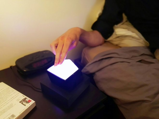 MOW light, MOW induction light, induction light, wireless light, buttonless light, wireless charging lamp, wireless charging, induction lamp, induction light, wireless lamp