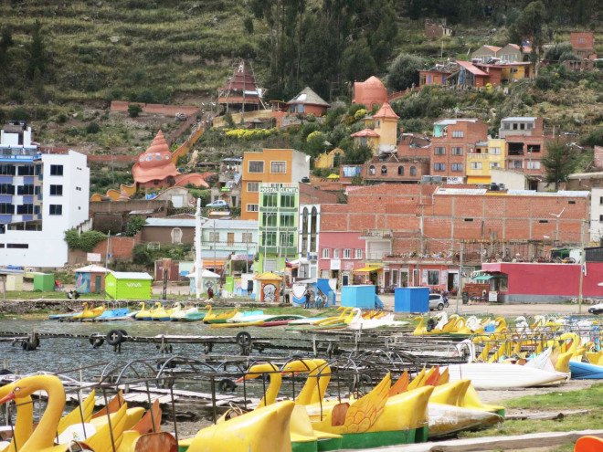 Martin Stratker, Las Olas, fairy tale accomodation, Bolivian hotel, Copacabana, Bolivia, local builders, German sculptor, animal shaped building, snail building, Ana Lisa Alperovich