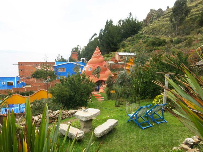 Martin Stratker, Las Olas, fairy tale accomodation, Bolivian hotel, Copacabana, Bolivia, local builders, German sculptor, animal shaped building, snail building, Ana Lisa Alperovich