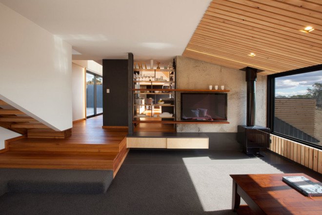 Valley House, Valley House by Philip M Dingemanse, Philip M Dingemanse, Tasmania, blackwood timber, Tasmanian timber, solar power, solar powered house, energy efficient architecture, double glazed windows, LEDs, heat pump technology, northern exposure, Launceston, natural ventilation, natural lighting