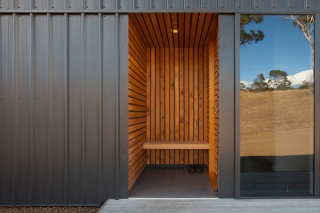Valley House, Valley House by Philip M Dingemanse, Philip M Dingemanse, Tasmania, blackwood timber, Tasmanian timber, solar power, solar powered house, energy efficient architecture, double glazed windows, LEDs, heat pump technology, northern exposure, Launceston, natural ventilation, natural lighting