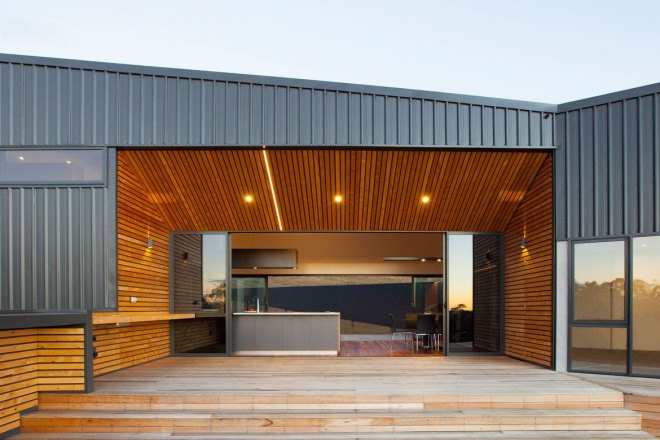 Valley House, Valley House by Philip M Dingemanse, Philip M Dingemanse, Tasmania, blackwood timber, Tasmanian timber, solar power, solar powered house, energy efficient architecture, double glazed windows, LEDs, heat pump technology, northern exposure, Launceston, natural ventilation, natural lighting