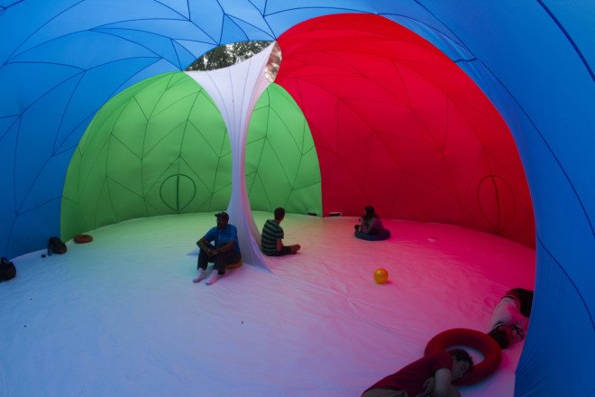 Pneuhaus, temporary installation, art installation, pneumatic architecture, pneumatic bubble, inflatable pods, inflatable architecture, RGBubble, Brown University, Rhode Island, Better World by Design, Core77 Design Awards