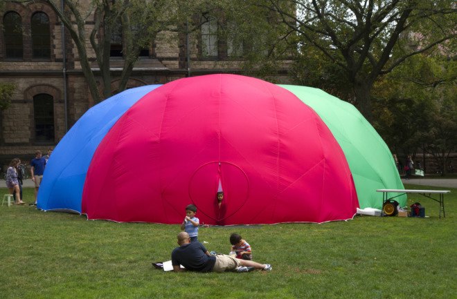 Pneuhaus, temporary installation, art installation, pneumatic architecture, pneumatic bubble, inflatable pods, inflatable architecture, RGBubble, Brown University, Rhode Island, Better World by Design, Core77 Design Awards