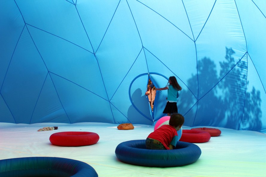 Pneuhaus, temporary installation, art installation, pneumatic architecture, pneumatic bubble, inflatable pods, inflatable architecture, RGBubble, Brown University, Rhode Island, Better World by Design, Core77 Design Awards