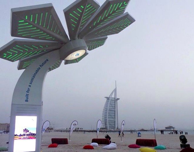 Solar Smart Palms, Al Mamzar beach, solar power, dubai, sustainable design, dubai solar power, solar power installations, solar trees beach, 103 Smart Palms on dubai beach, solar power design, Jumeirah beach smart palms, green design, renewable energy,