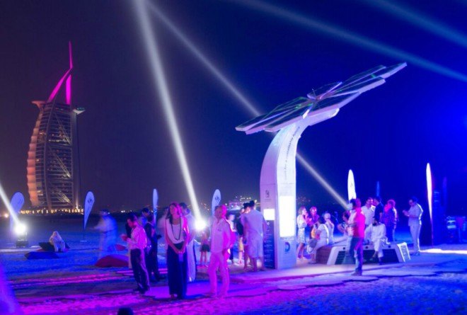 Solar Smart Palms, Al Mamzar beach, solar power, dubai, sustainable design, dubai solar power, solar power installations, solar trees beach, 103 Smart Palms on dubai beach, solar power design, Jumeirah beach smart palms, green design, renewable energy,