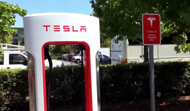 tesla, superchargers, elon musk, tesla model s, tesla model x, tesla charging station, liquid-cooled superchargers, new version supercharges, more efficient superchargers, electric cars, electric vehicles, green cars