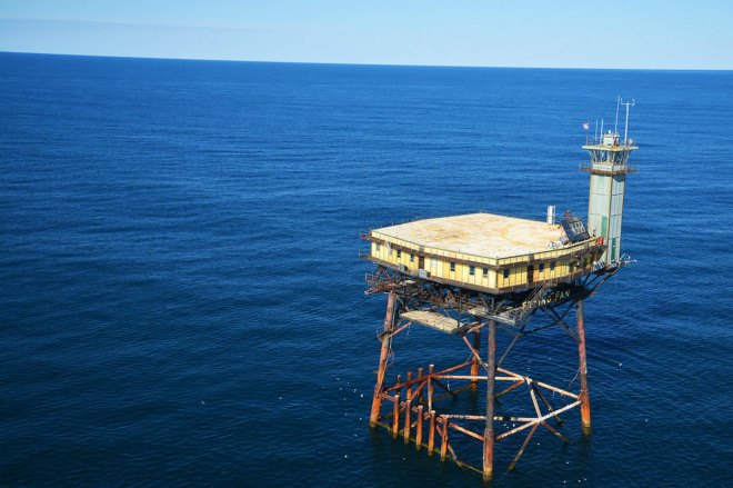 Frying Pan Tower, lighthouse, North Carolina, extreme hotel, light station, green renovation, offshore hotel