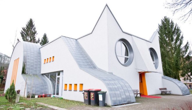 cat-shaped kindergarten, Tomi Ungerer, d’Ayla-Suzan Yöndel, Karlsruhe, Germany, Kindergarten Die Katzie,