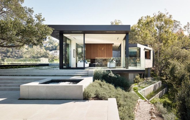 Oak Pass House, Walker Workshop, Southern California, California, hillside house, daylit home, glass facade, underground house, courtyard, concrete house, green architecture, luxurious villa