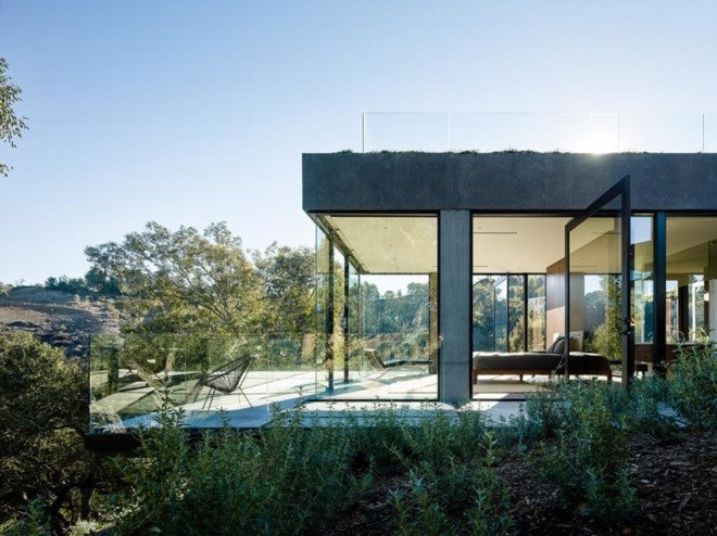 Oak Pass House, Walker Workshop, Southern California, California, hillside house, daylit home, glass facade, underground house, courtyard, concrete house, green architecture, luxurious villa