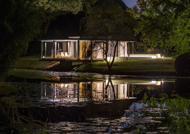 Wirra Willa Pavilion, Wirra Willa Pavilion by Matthew Woodward Architect, Matthew Woodward Architect, Modernist architecture, pavilion, glass pavilion, spa and guesthouse, Mies van der Rohe, Somersby, natural materials