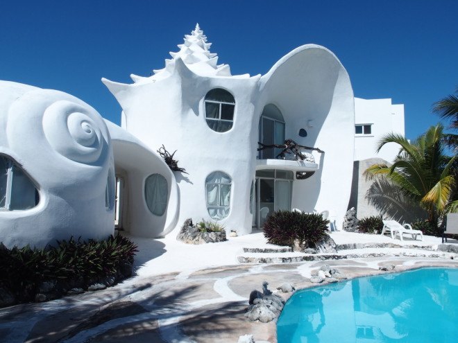 airbnb, architecture, architectural gems, vacation rentals, travel rentals, travel, residential architecture, Frank Lloyd Wright, Temple House, Florsheim Mansion, Iceland, Denmark
