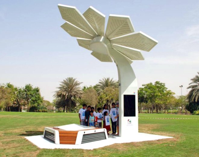 Solar Smart Palms, Al Mamzar beach, solar power, dubai, sustainable design, dubai solar power, solar power installations, solar trees beach, 103 Smart Palms on dubai beach, solar power design, solar palm trees, Jumeirah beach smart palms, green design, renewable energy,