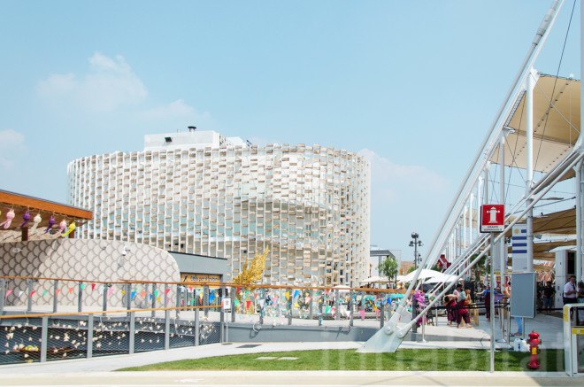 Uruguay, Uruguay Pavilion, 2015 Milan Expo, expo pavilion, exterior shading, bioclimatic facade, eco facadeX log facade, wood facade, temporary, temporary pavilion, Wood, wooden architecture, Milan, brise soleil
