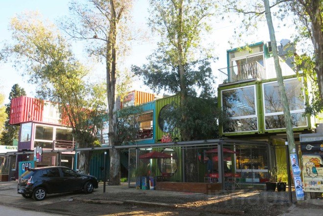 BZZ Arquitectura, shipping container mall, QUO Container Center, Cecilia Bertezzolo, EcoSan, Ingeniero Maschwitz, colorful containers, sustaimable shopping center, Buenos Aires, stacked shipping containers