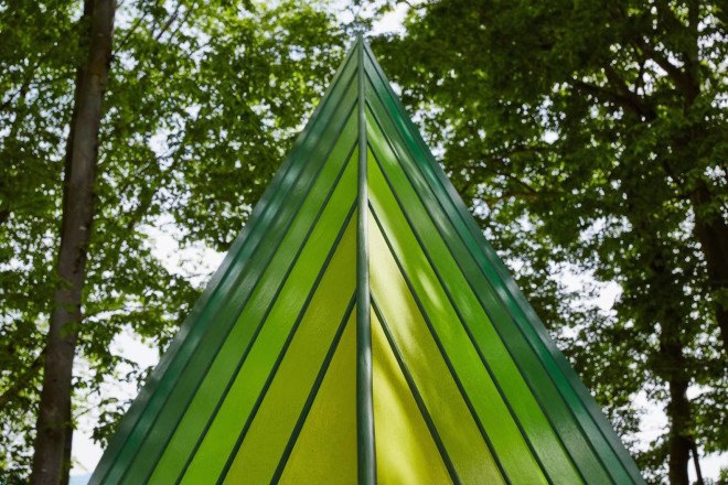 Noma Bar, momofuku center, Momofuku Ando Foundation, treehouse, Komoro, Mount Asana, Japan, bird shaped treehouse, leaf inspired art, art installation, birds eye view,