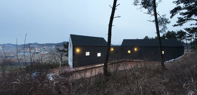 Bow-wow House, Bow-wow house by Design Band YOAP, Design Band YOAP, dog friendly house, dog friendly guesthouse, bow wow house south korea, south korea, south korea architecture, timber framed architecture, timber framed house, asphalt shingles, cement siding panels, dog guesthouse,
