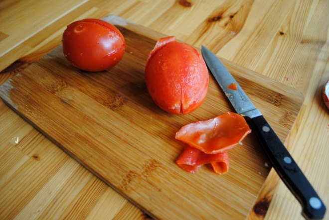 recipe, cooking, seasonal, tomato, confit, vegetable, DIY, kitchen, how to make tomato confit, tomato confit recipe, seasonal summer recipe, farmer's market recipe, DIY tomato confit