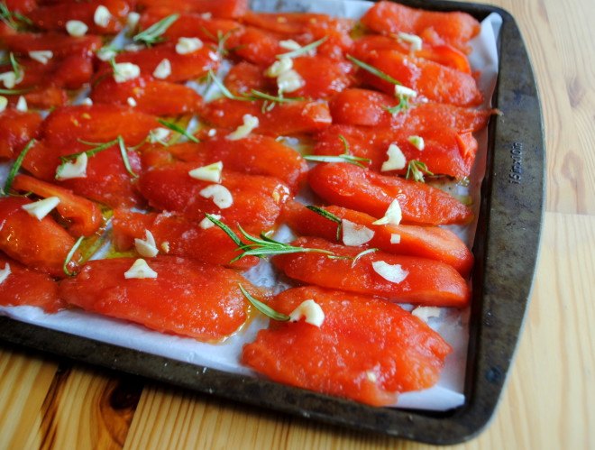 recipe, cooking, seasonal, tomato, confit, vegetable, DIY, kitchen, how to make tomato confit, tomato confit recipe, seasonal summer recipe, farmer's market recipe, DIY tomato confit