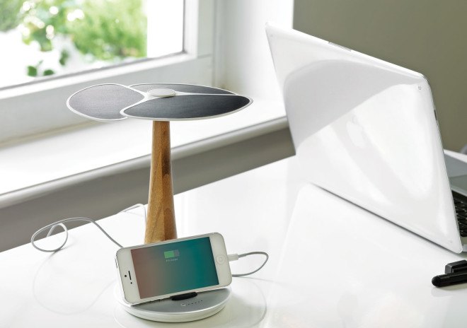 solar power, Gingko tree, smart phone, solar charger, Japanese Gingko free, XD Design, Japan, bamboo, renewable materials, green gadgets, clean tech, solar power, clean energy, solar tree charger, solar tree, mini solar panels